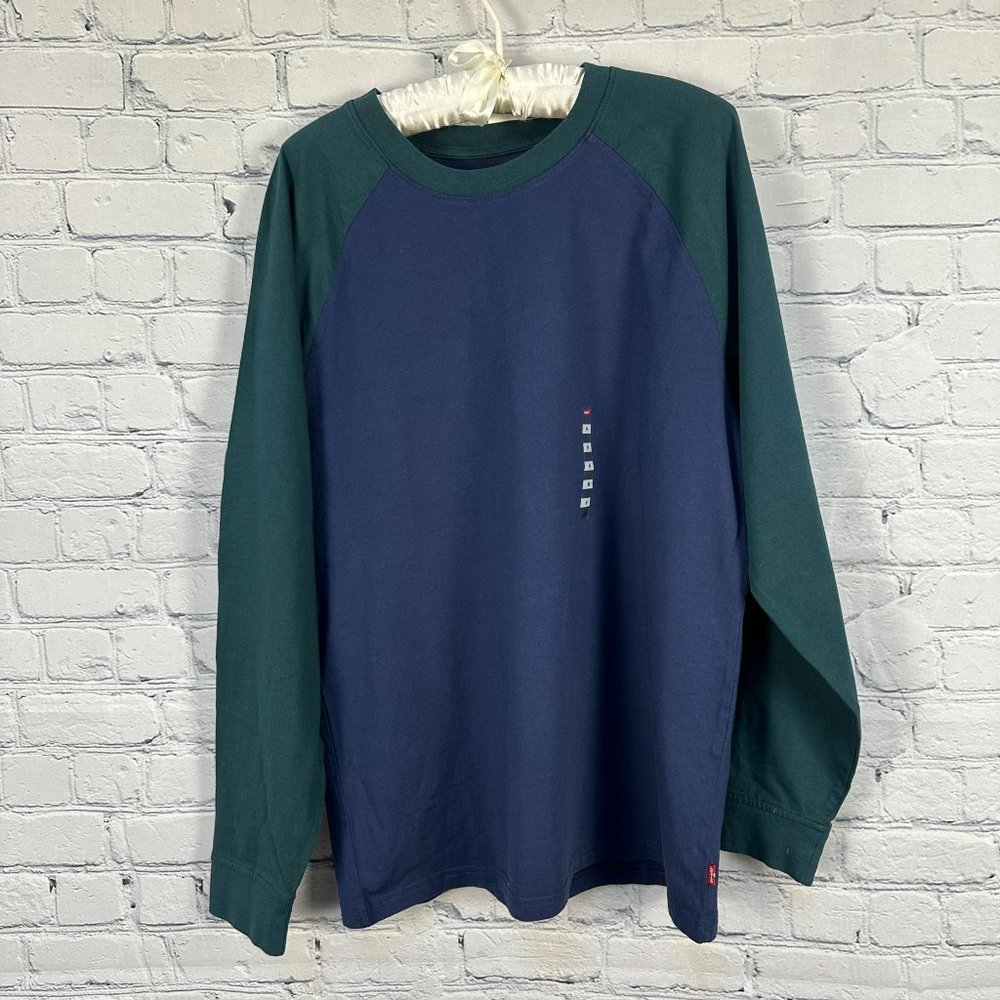 Levi's Men's Relaxed 100% Cotton Long Sleeve Tee Shirt, Size Medium, Blue/Green